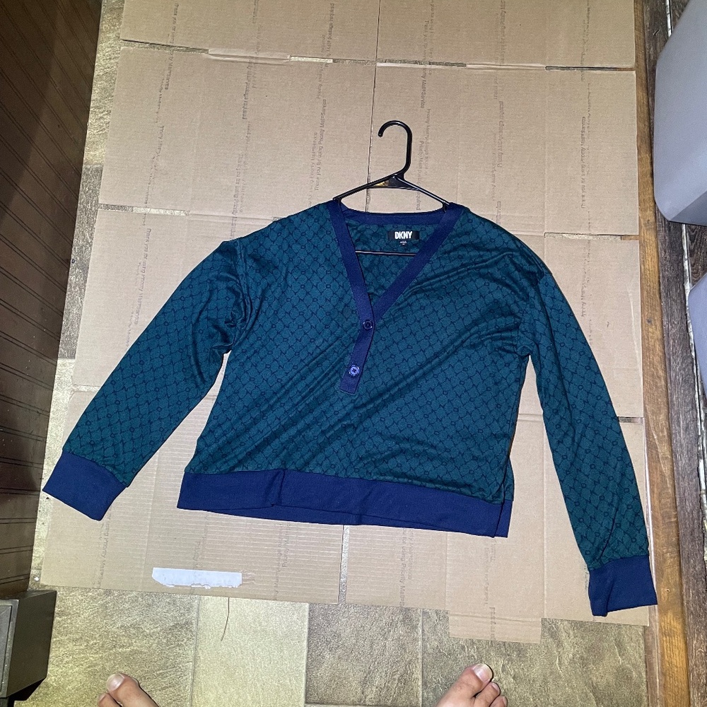 DKNY Men's Monogram Print V-Neck Sweater - Green & Navy - Size Medium